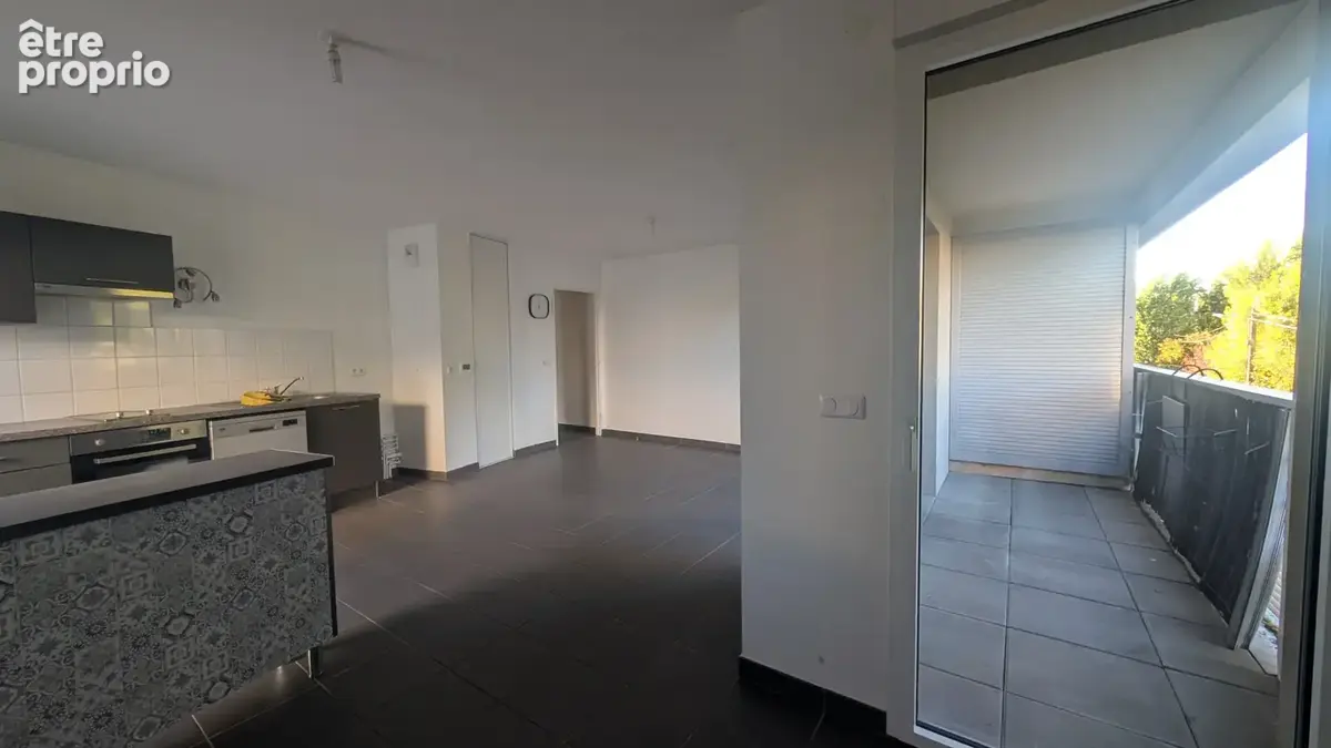 Appartement T2 de 54 m2 avec balcon, cave et parking   résidence récente à La Riche - photo 2