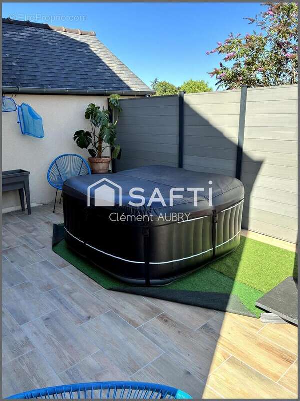 Photo 2 - Maison à LAVAL