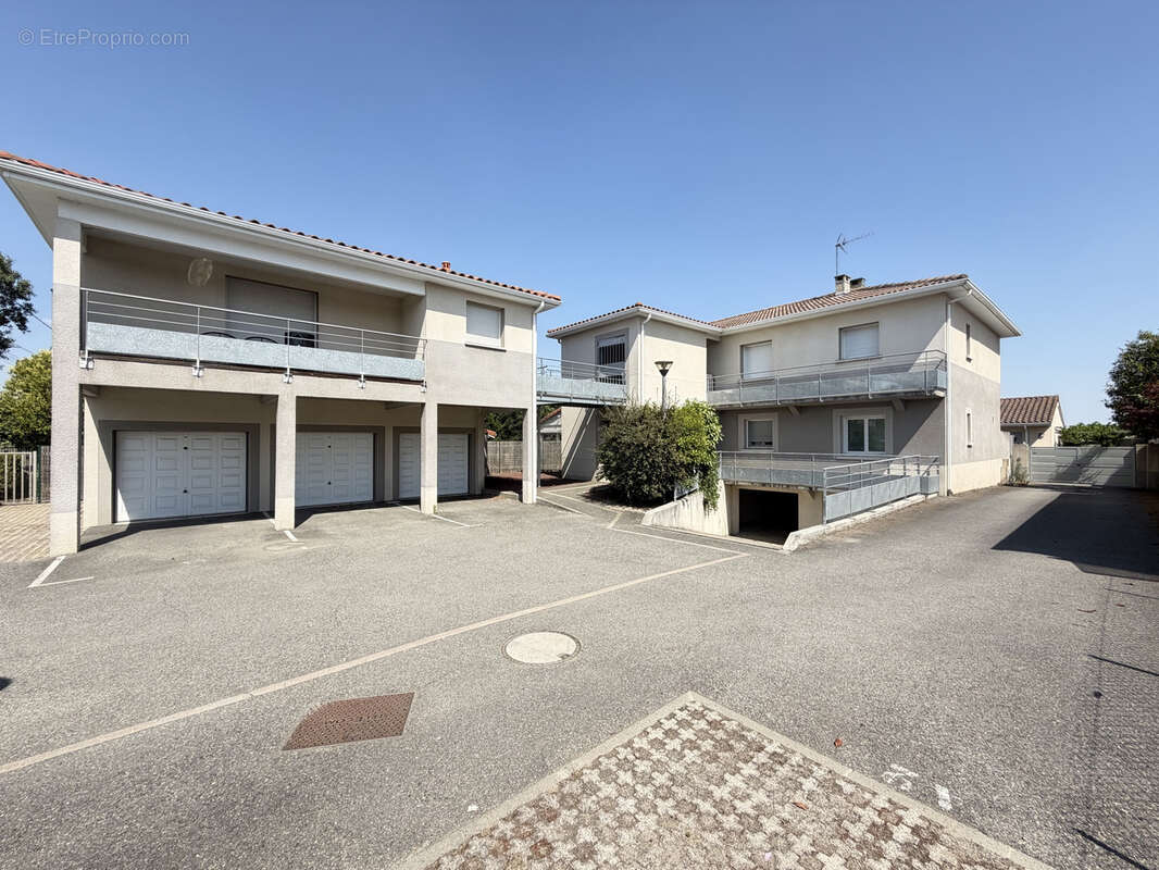 Appartement t2 de 44.5 m2 avec un garage - photo 2