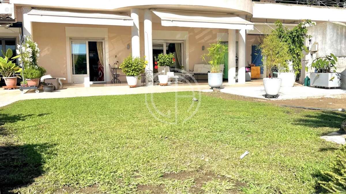 Appartement à LE CANNET