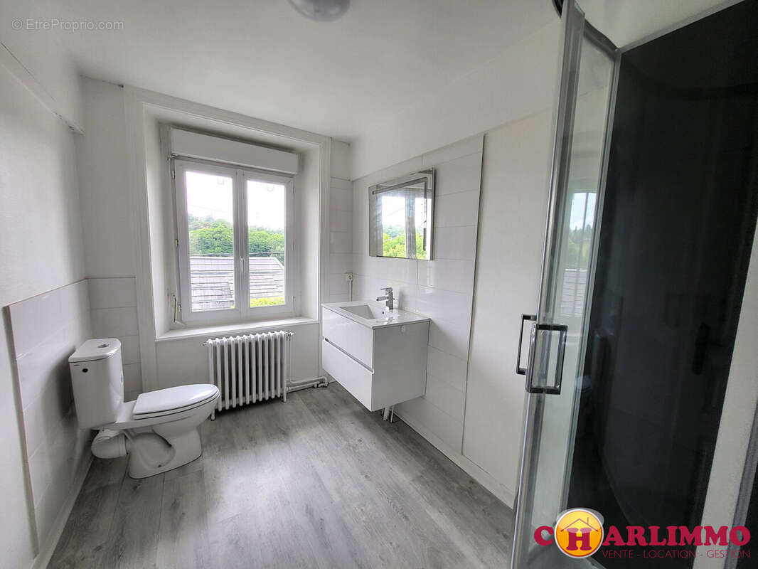 Maison à SAINT-JUNIEN