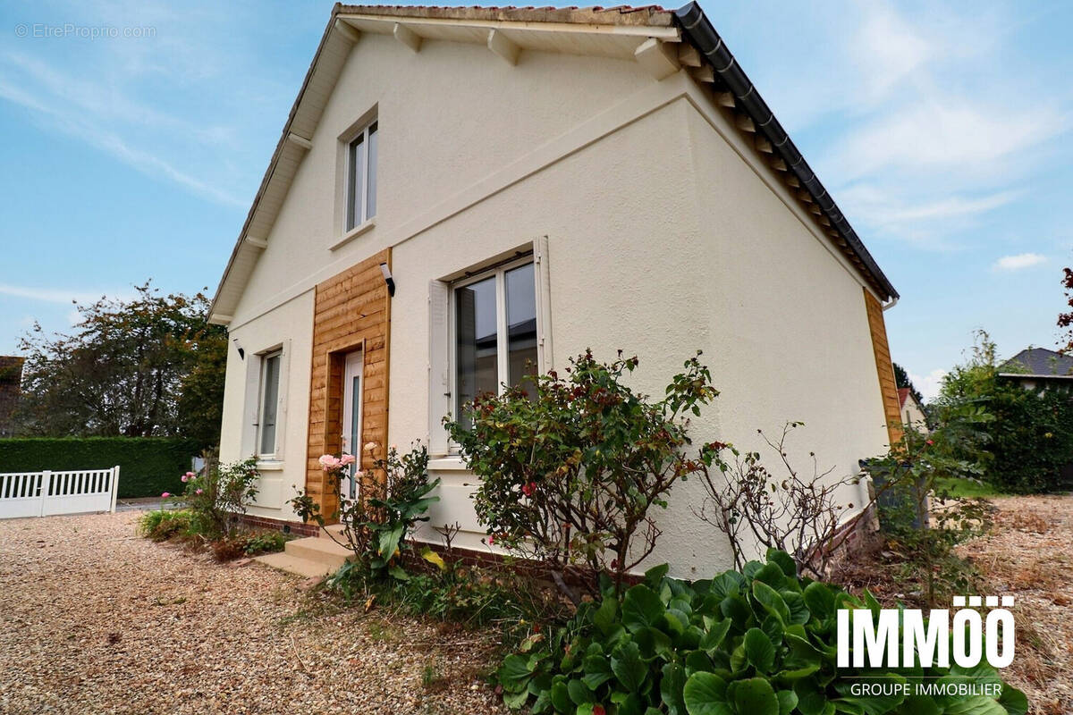 Maison à LE MESNIL-ESNARD