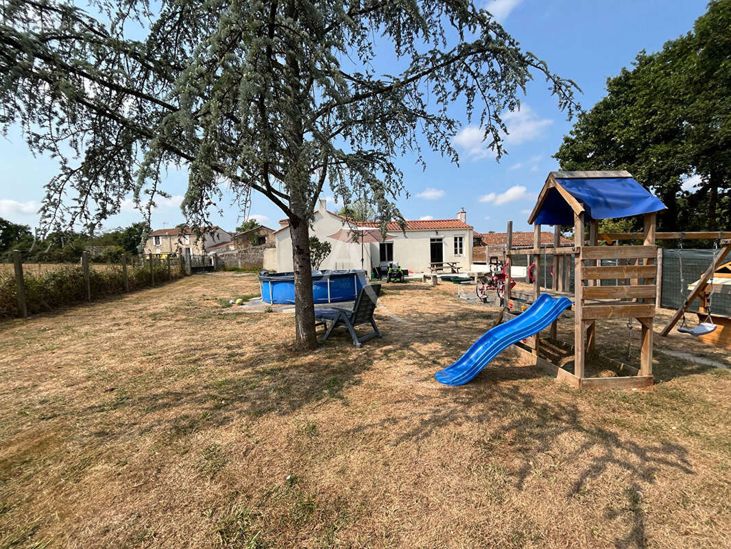 Maison Saint Julien Des Landes 5 pièce(s) - photo 11
