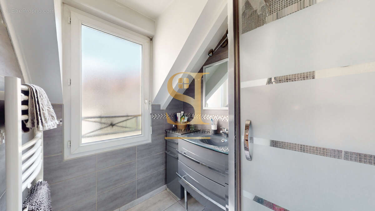 Appartement à LINAS