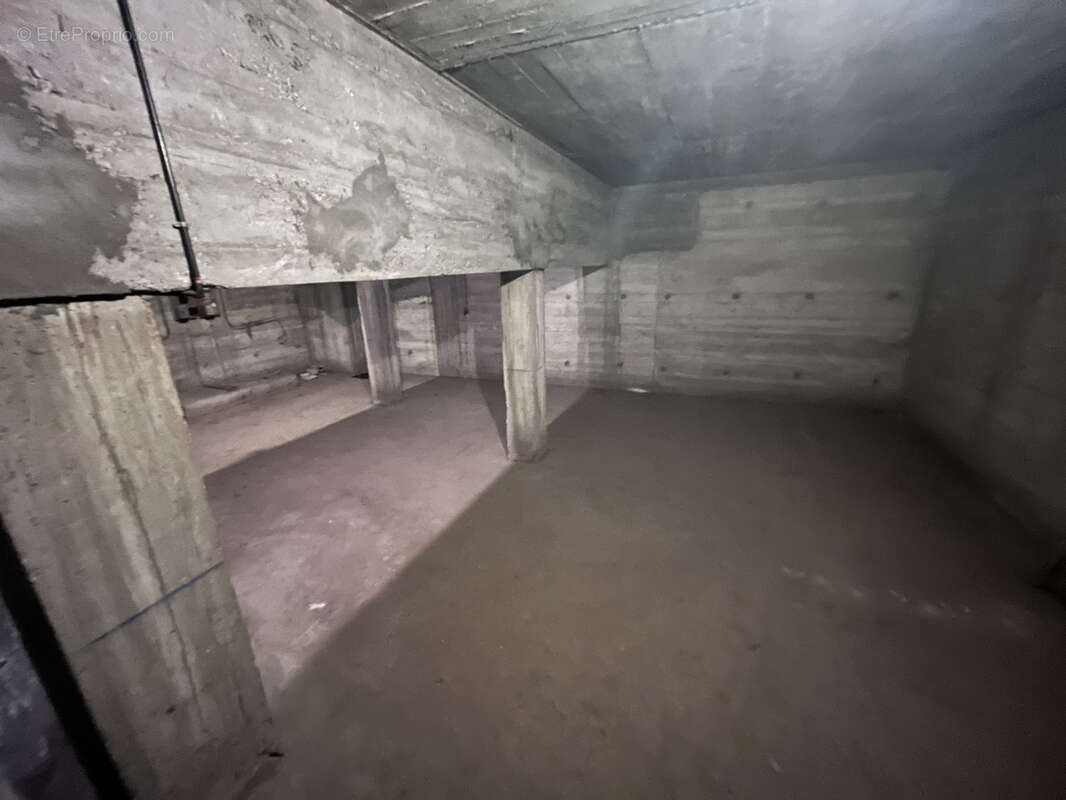 Parking à SAINT-ETIENNE