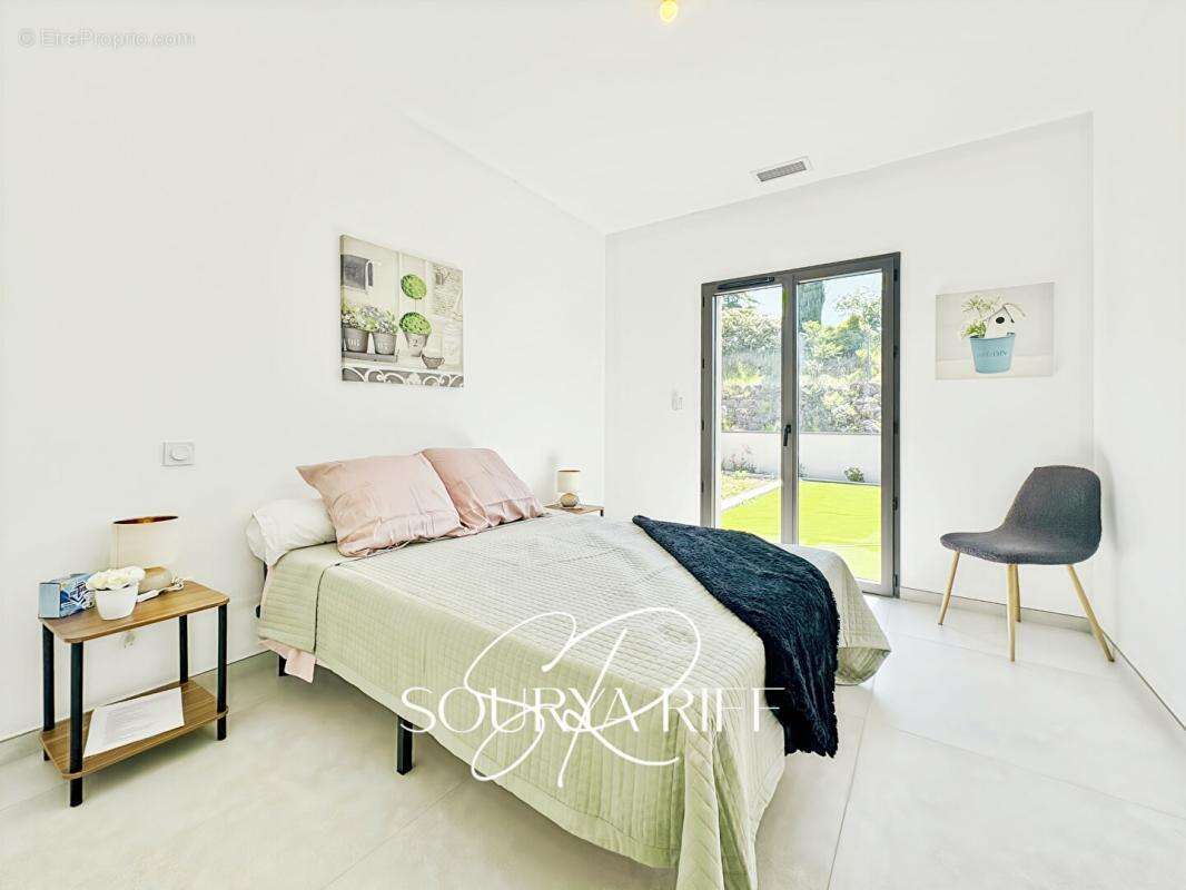 Villa 4 chambres, climatisation, piscine, sous-sol - photo 11