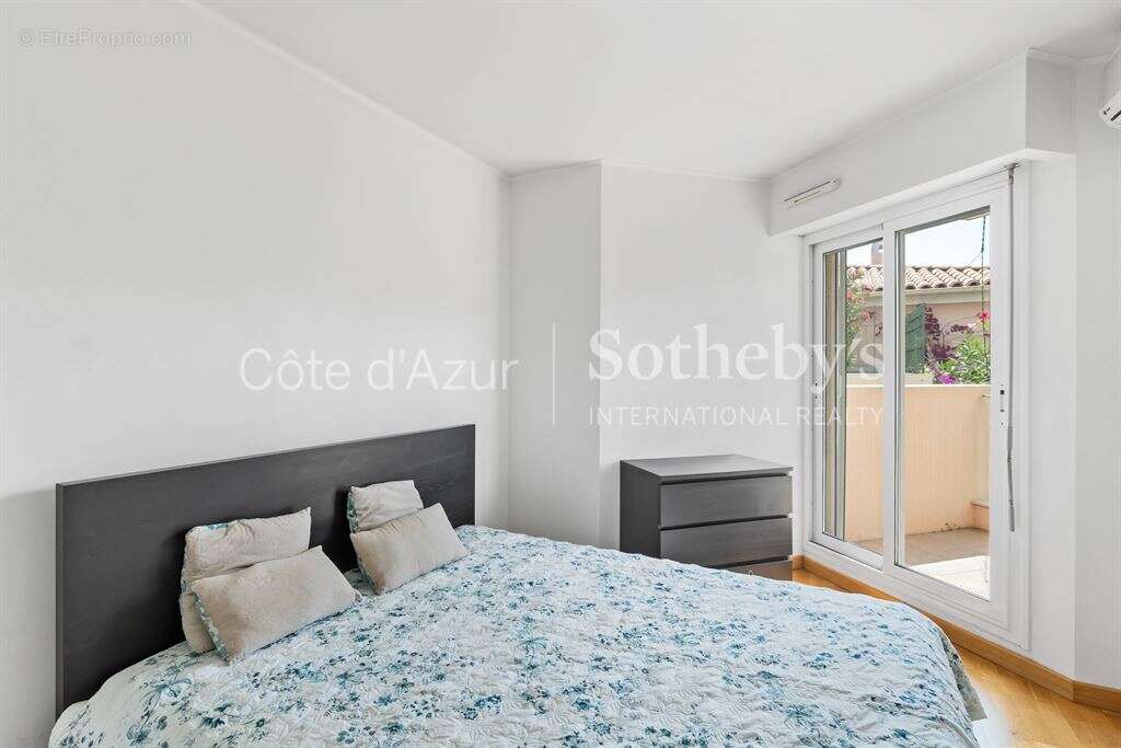 Appartement à MANDELIEU-LA-NAPOULE