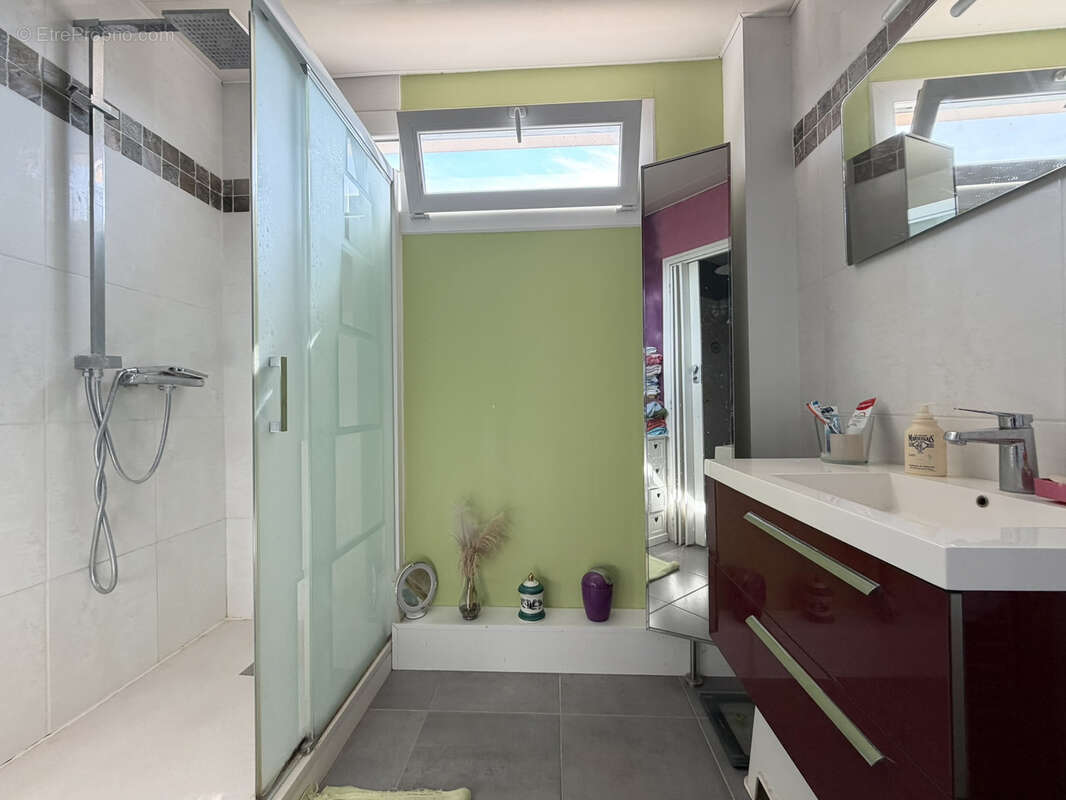 Appartement 3 pieces de 80 m2 avec balcon donnant sur parc verdoyant - photo 10