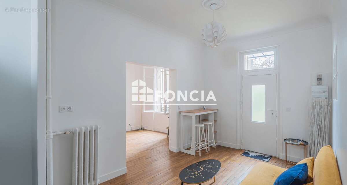 Appartement à COLOMBES