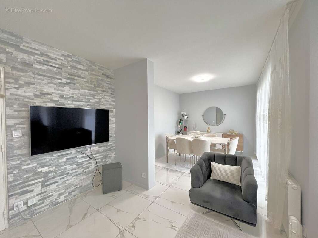 Appartement à CHARVIEU-CHAVAGNEUX