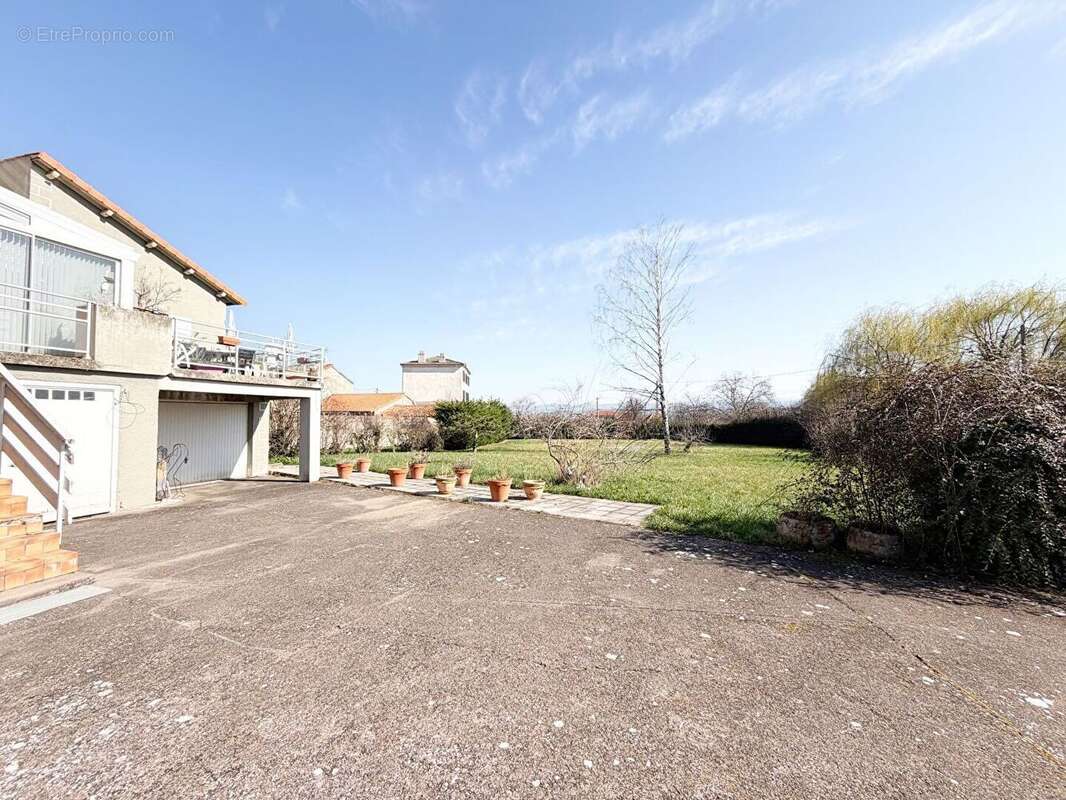 Maison 6 Pièces 177 m2 - photo 3