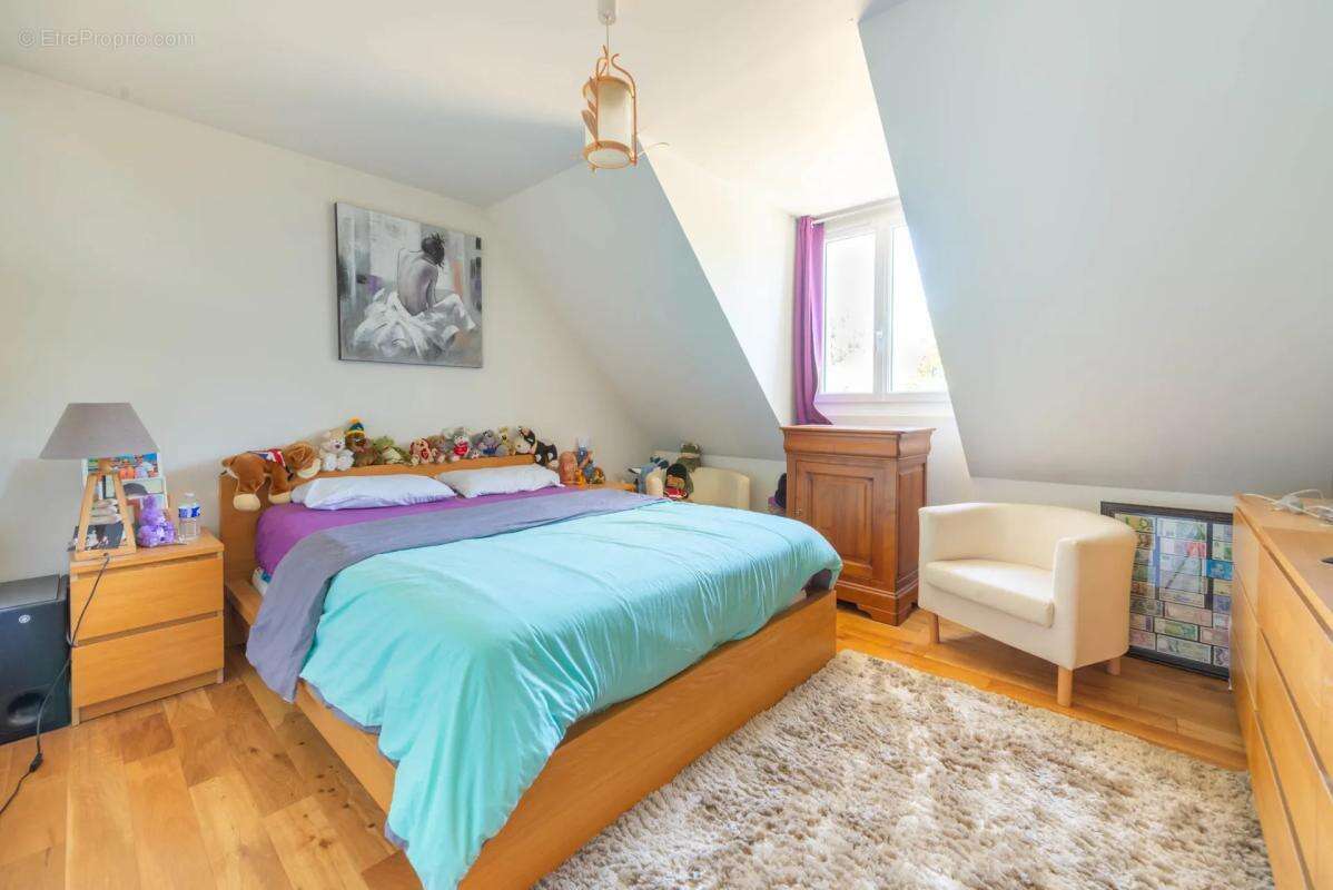 Maison familiale rénovée 4 chambres, environnement bucolique à Saint-Arnoult-en-Yvelines - photo 5