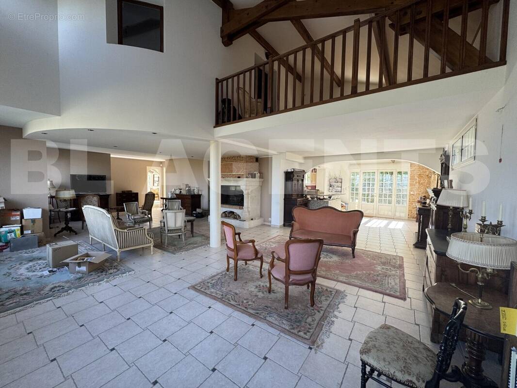 IMG_7809 - Maison à SAINT-JEAN-LES-DEUX-JUMEAUX