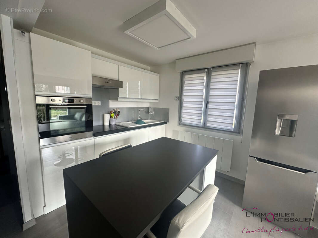 Pontarlier - appartement t3 - balcon - garage - photo 2