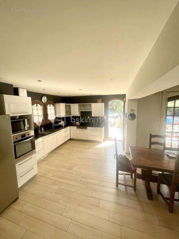 Maison à SIX-FOURS-LES-PLAGES