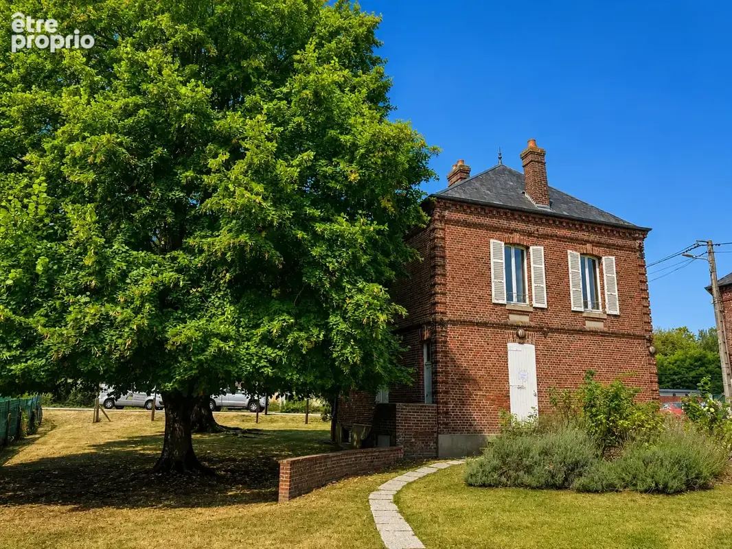 Ancien bâtiment communal à réhabiliter en maison ou plusieurs appartements ! - photo 11
