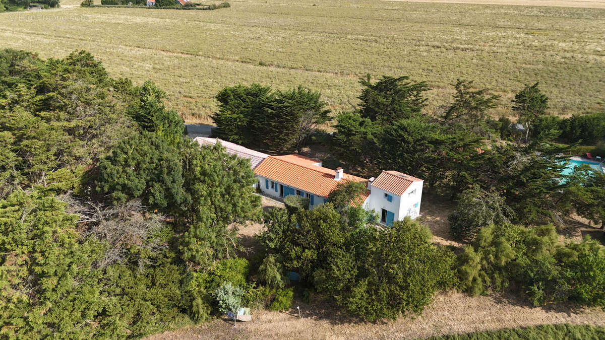 Maison à BEAUVOIR-SUR-MER