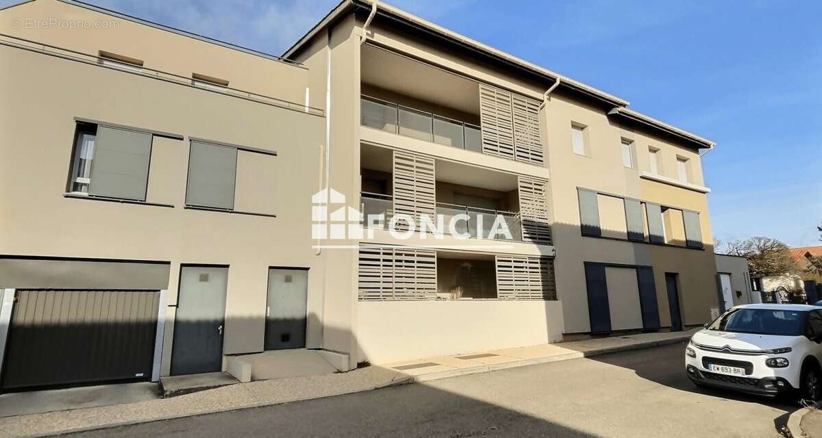 Appartement à MILLERY