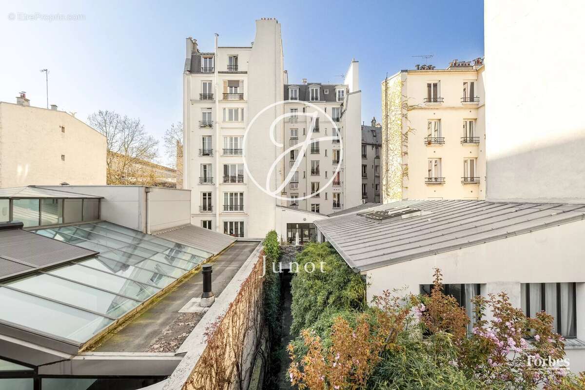 Maison à PARIS-17E