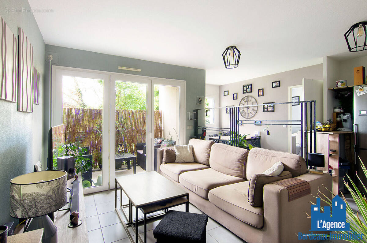 Appartement à VILLENAVE-D&#039;ORNON