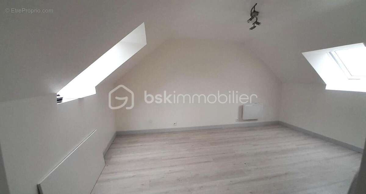 BERTHENAY - Maison de 145 M² - 6 chambres - photo 10