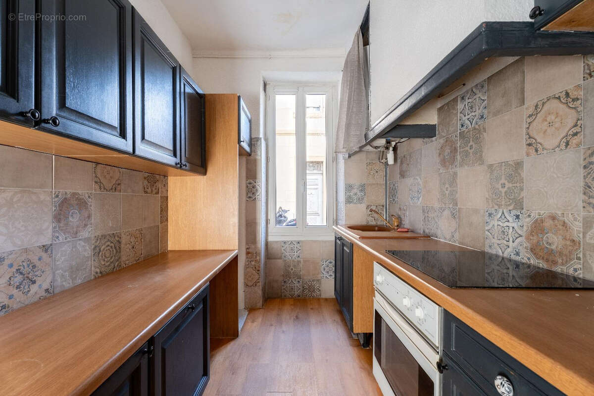 Appartement à MARSEILLE-4E