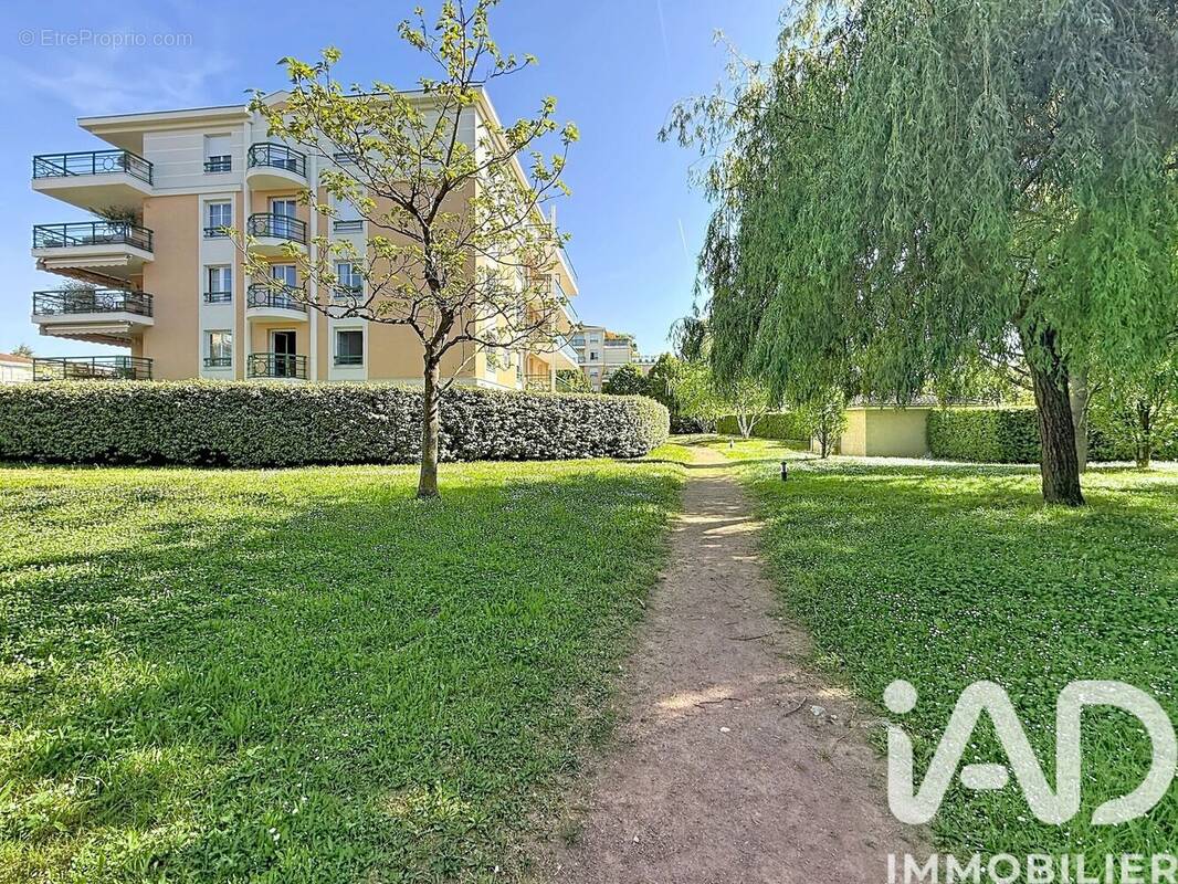 Photo 1 - Appartement à TASSIN-LA-DEMI-LUNE