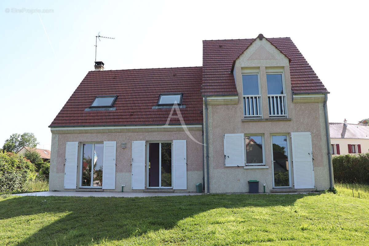 Maison à BUSSY-SAINT-MARTIN