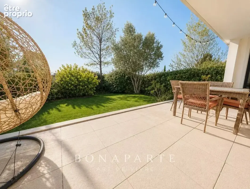 AIX-EN-PROVENCE - Appartement 3 pièces avec terrasse, jardin et double garage - photo 2