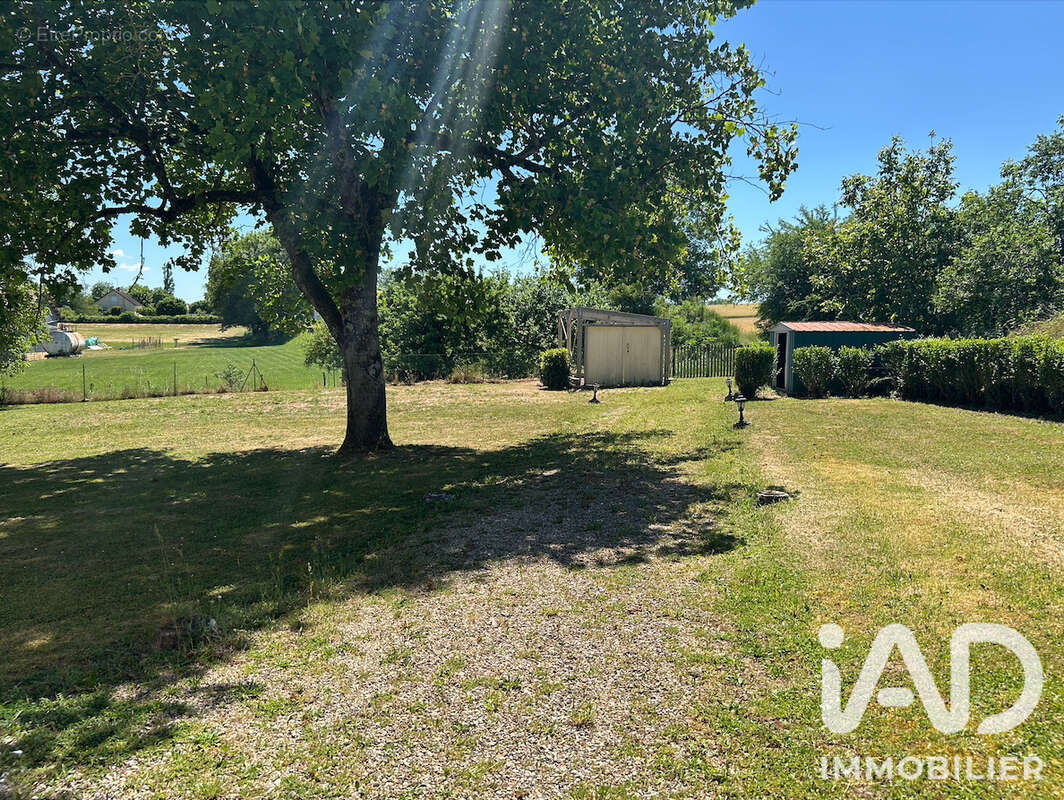 Maison 116 m² à Noyers  - photo 2