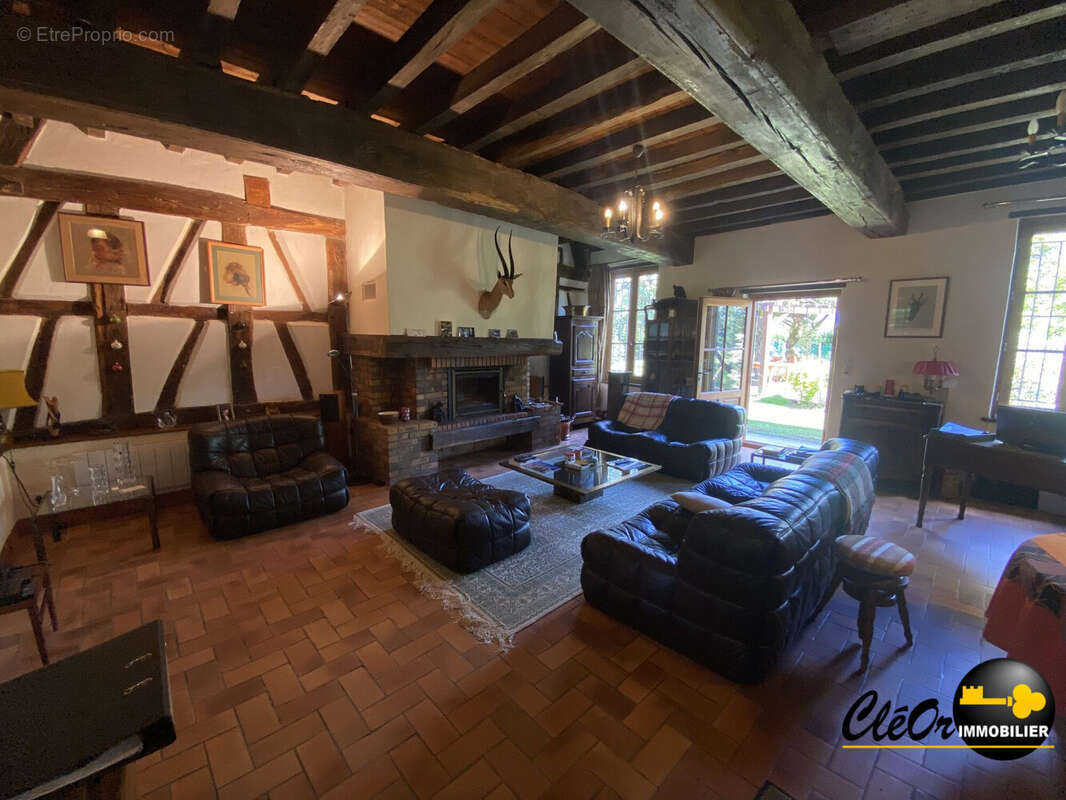 Maison 277 m² à Montjay  - photo 3