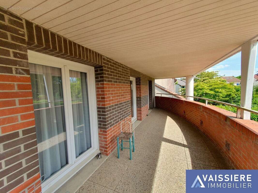 Maison à VOISINS-LE-BRETONNEUX