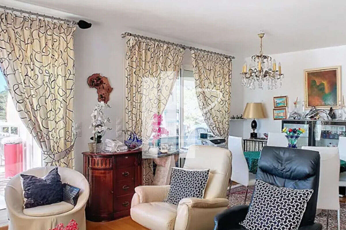 Appartement à SAINT-RAPHAEL