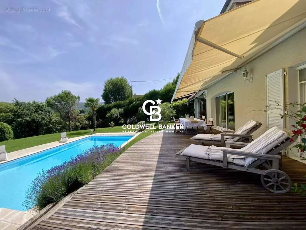 Maison à MONNETIER-MORNEX