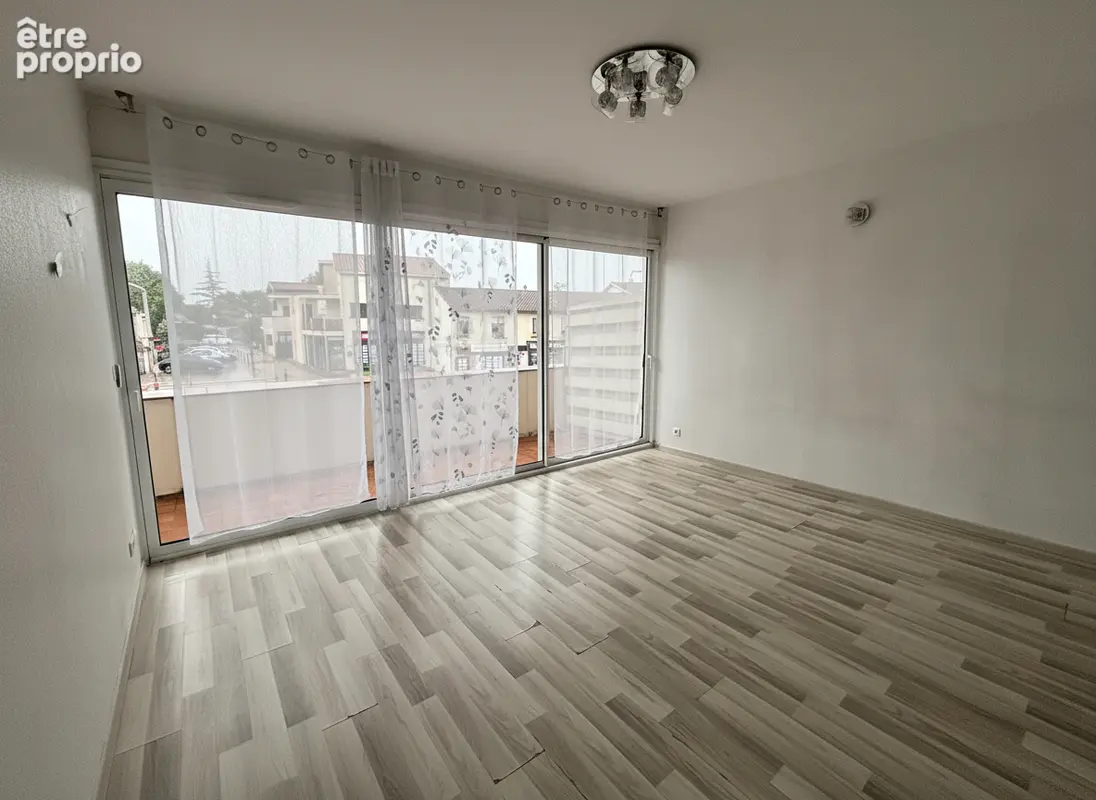Appartement à double destination, habitation ou professionnelle ! - photo 6