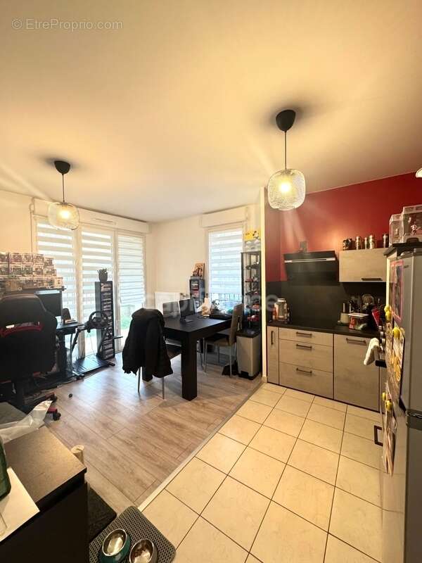 À Vendre – Bel Appartement F2 presque rénové avec une place de parking – Idéal un jeune couples, pour une personne ou Investisse - photo 2