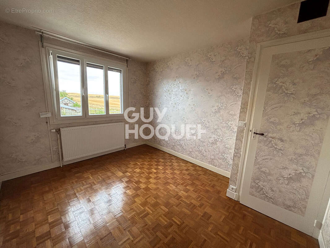 Maison La Celle Sous Chantemerle 5 pièce(s) 82 m2 - photo 6