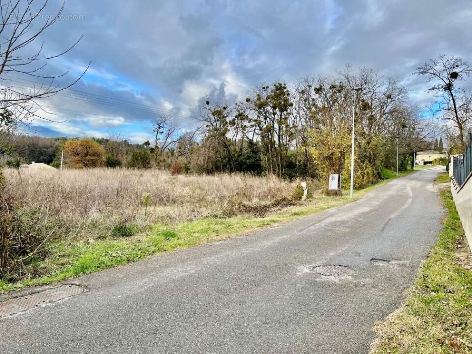 Terrain à MONTBOUCHER-SUR-JABRON