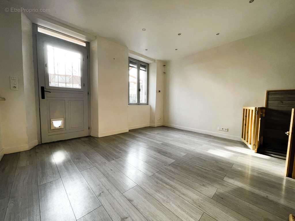 Maison + terrasse et KGB - photo 5