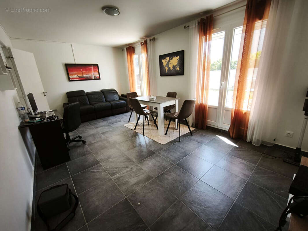 Maison à VARENNES-VAUZELLES