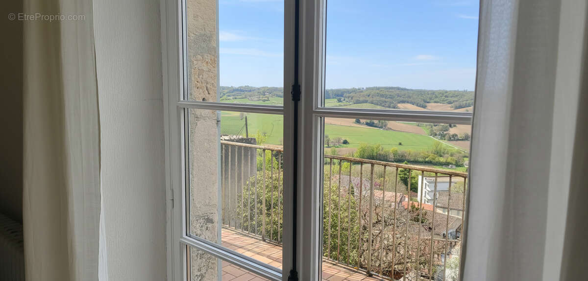Élégante demeure en pierre du XVIIe siècle avec jardins et vue imprenable à Lauzerte - photo 2