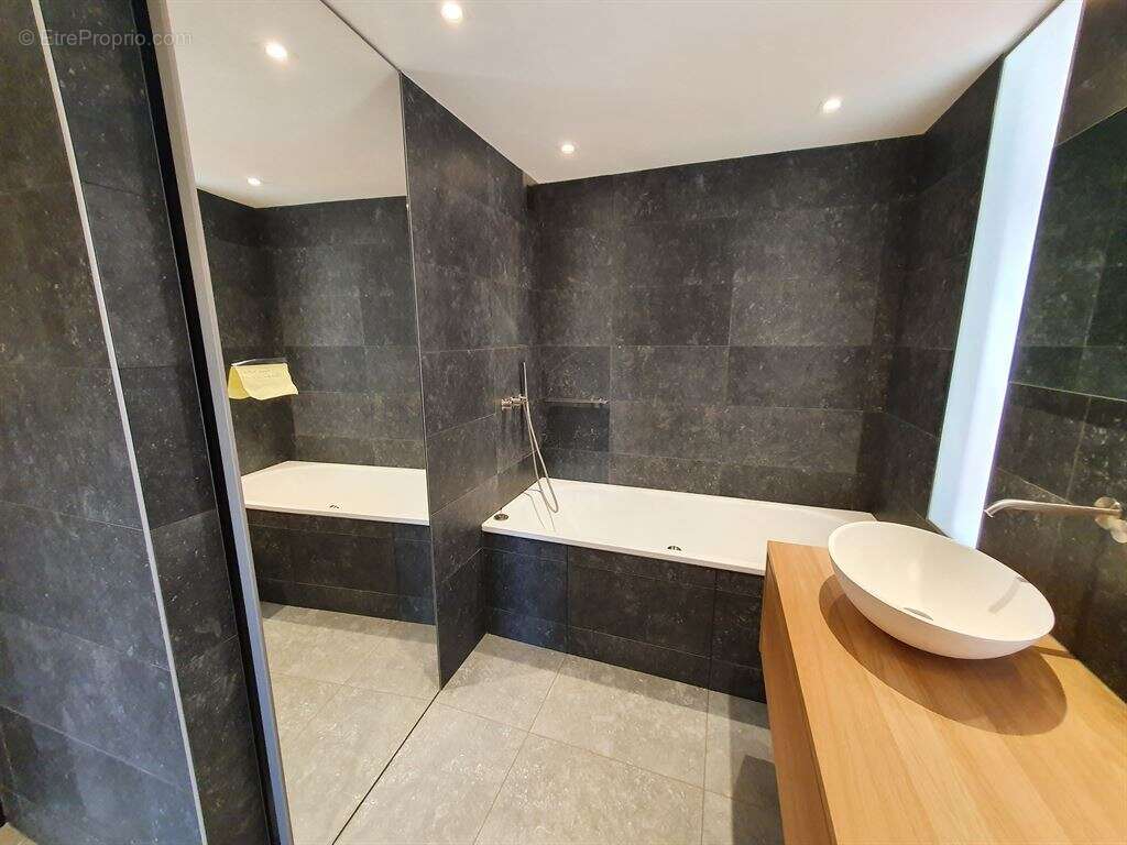 Appartement à VILLE-D'AVRAY