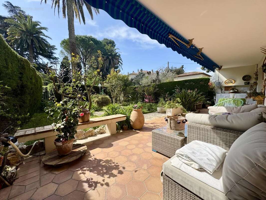 Appartement à LE CANNET