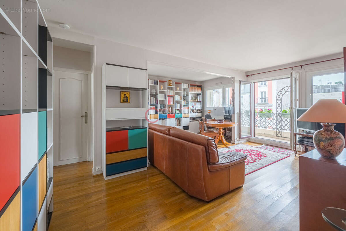 Appartement à PARIS-18E