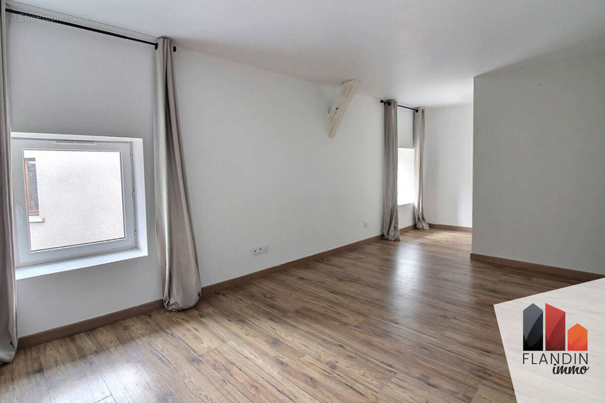 Maison à SAINT-ROMAIN-EN-JAREZ