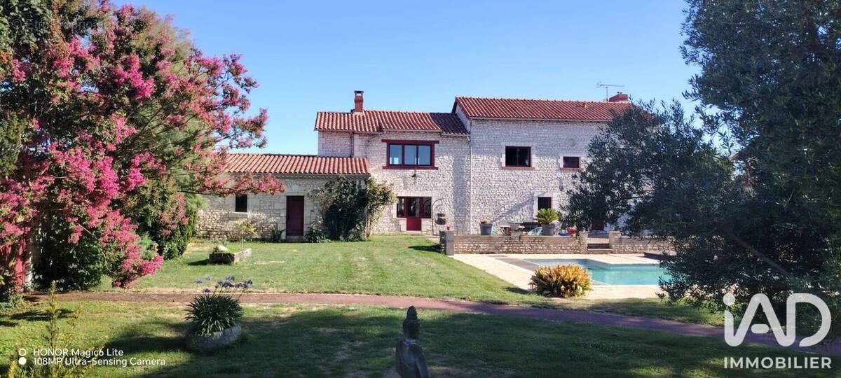 Photo 1 - Maison à SERIGNY
