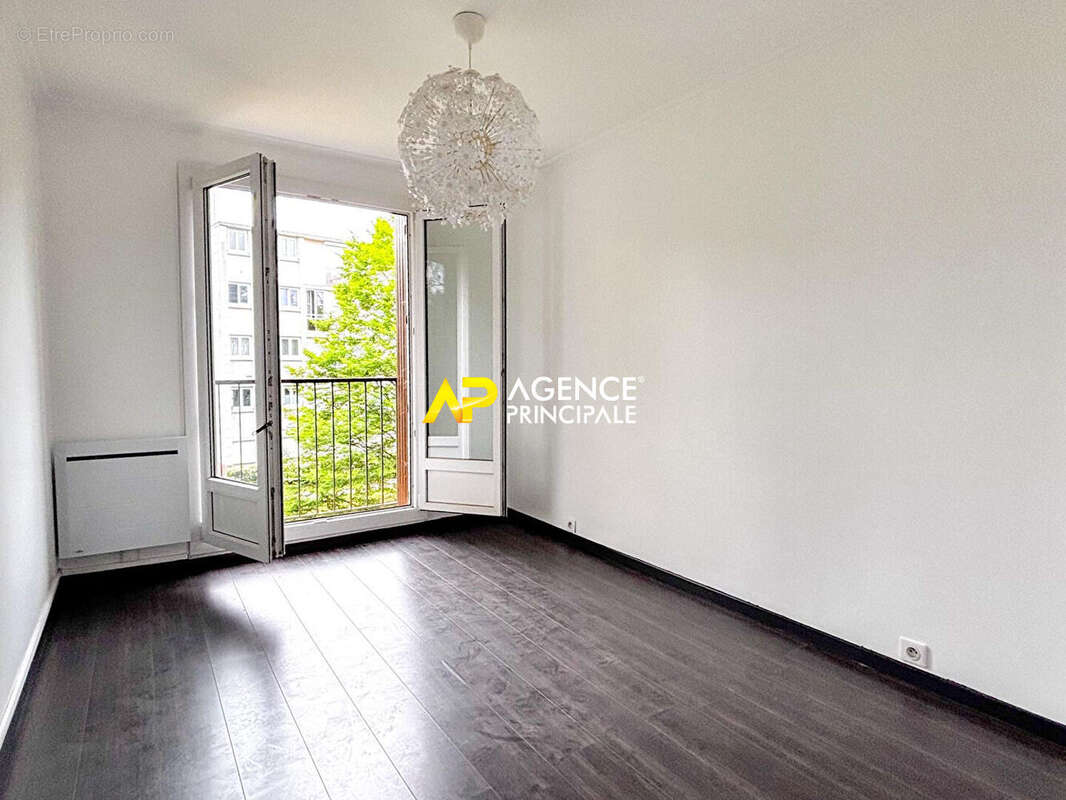 Appartement à SARTROUVILLE