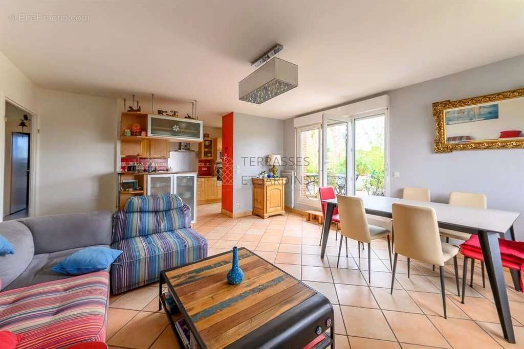 Appartement à LE BLANC-MESNIL