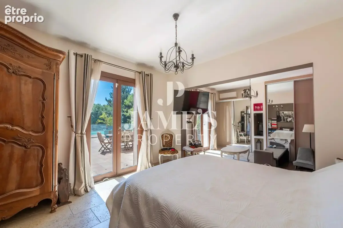 Maison 7 pièces 300 m² à vendre à Fontvieille (13990) - photo 8
