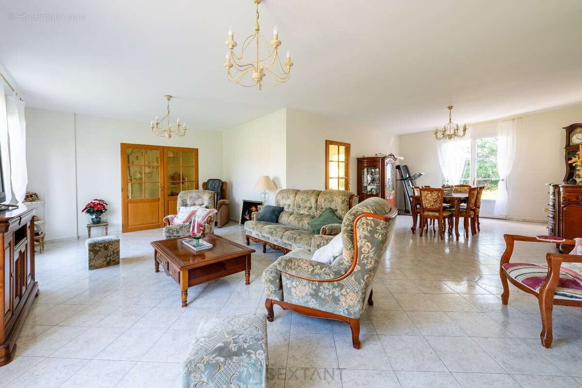 Maison à CHAILLY-EN-BIERE